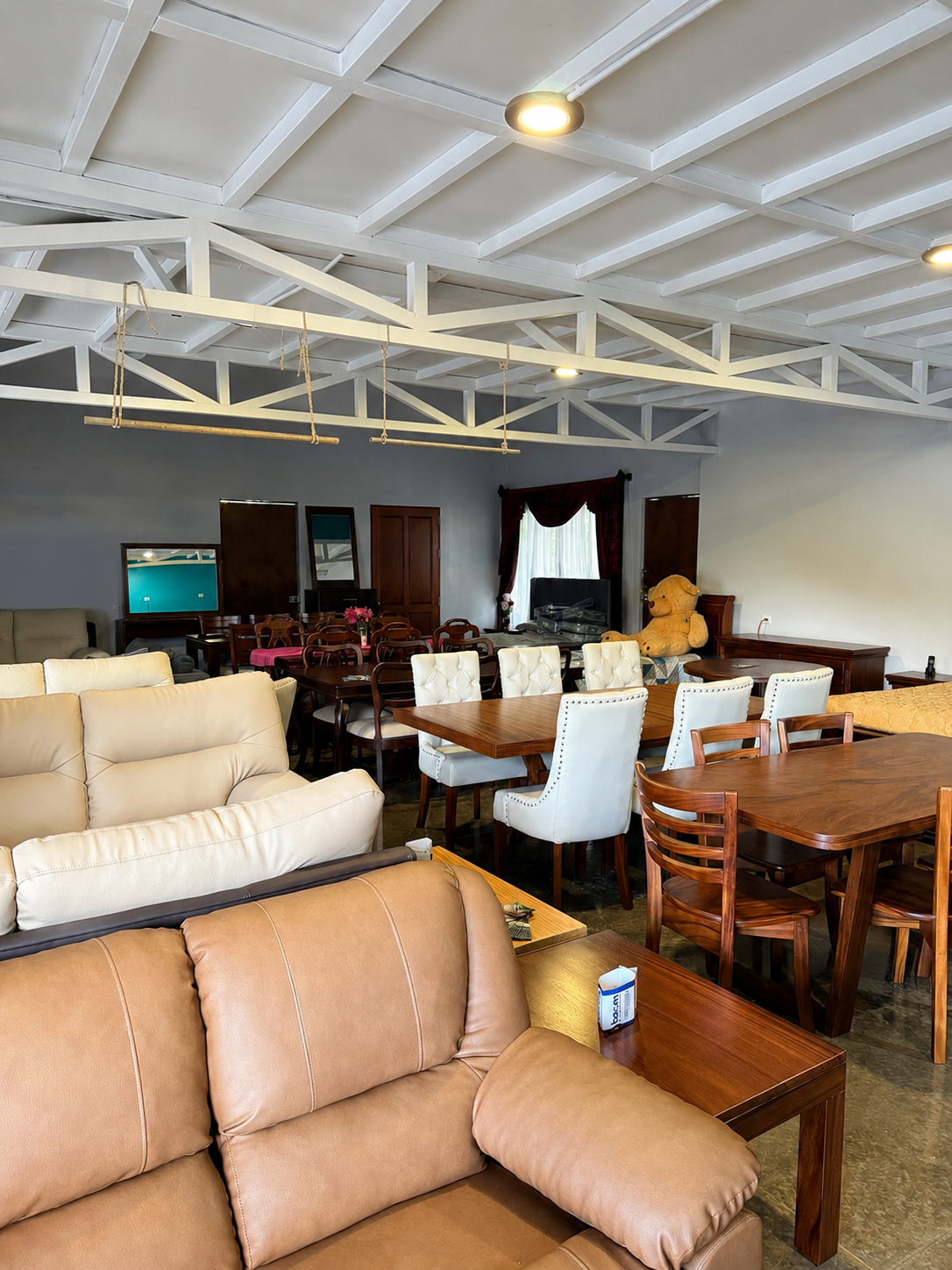 Sala de Exhibición Completa